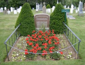 Sépulture de L. M. Montgomery (Cavendish Community Cemetery).